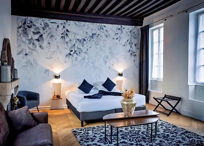 Maison Philippe Le Bon Hotel, Restaurant & Bar Le 19